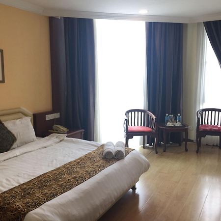 Regal Court Hotel Kuching Luaran gambar