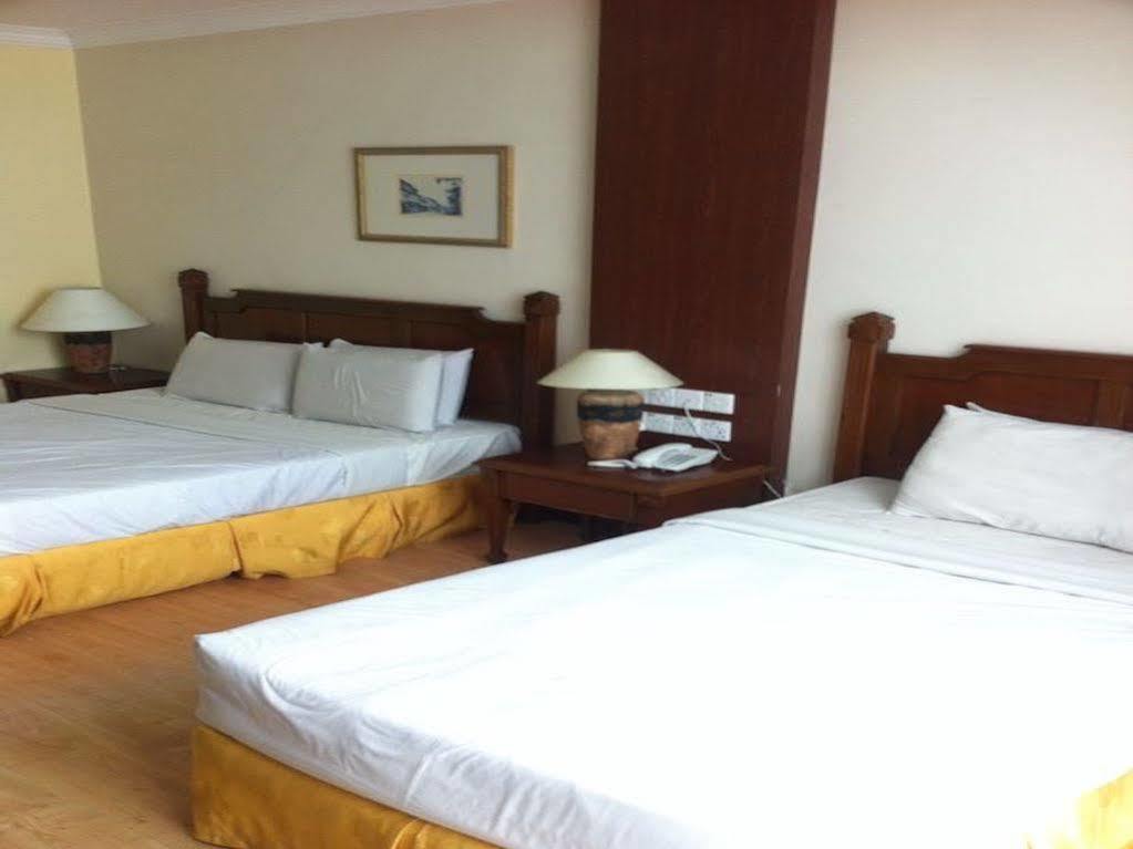 Regal Court Hotel Kuching Luaran gambar