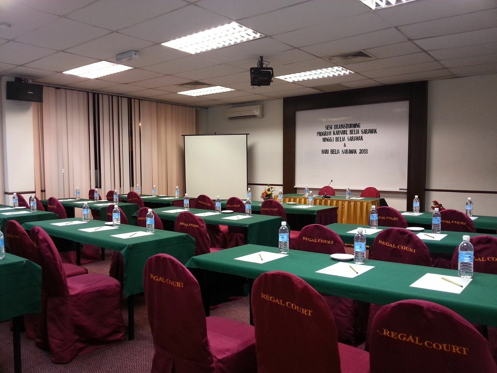 Regal Court Hotel Kuching Luaran gambar